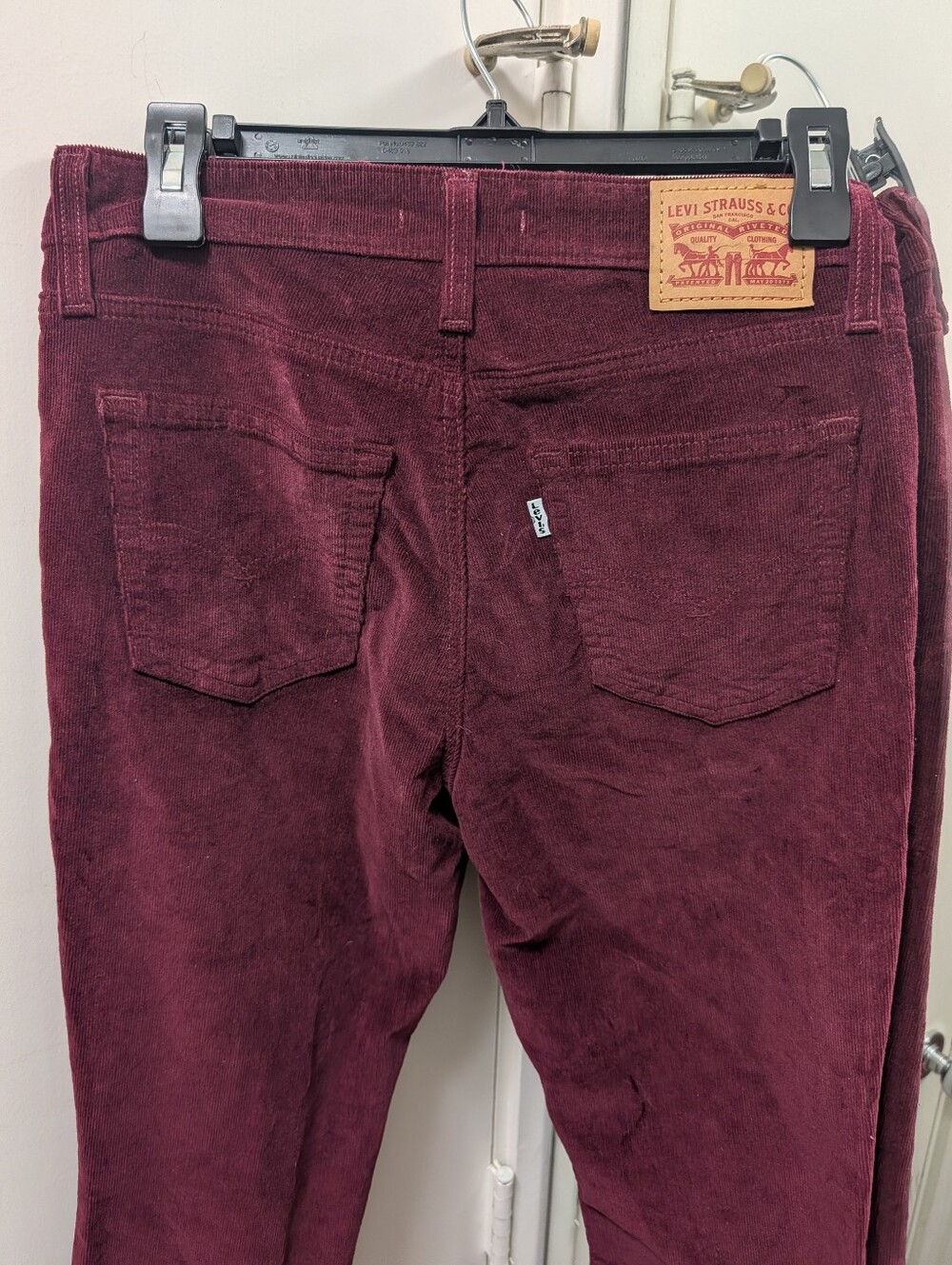 Levi's 725 High Rise Flare Burgundy Corduroy Jeans Size 28